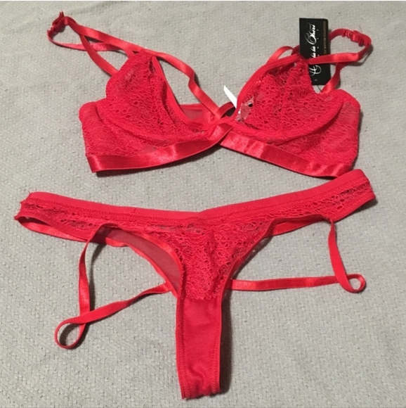 Lingerie Set - Picture 3 of 3